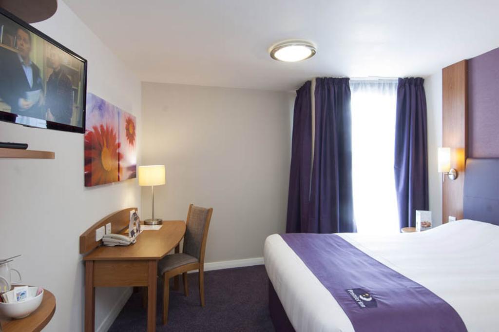 Premier Inn Epsom Central Zimmer foto