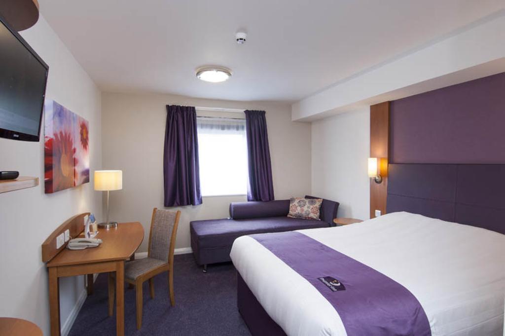 Premier Inn Epsom Central Zimmer foto