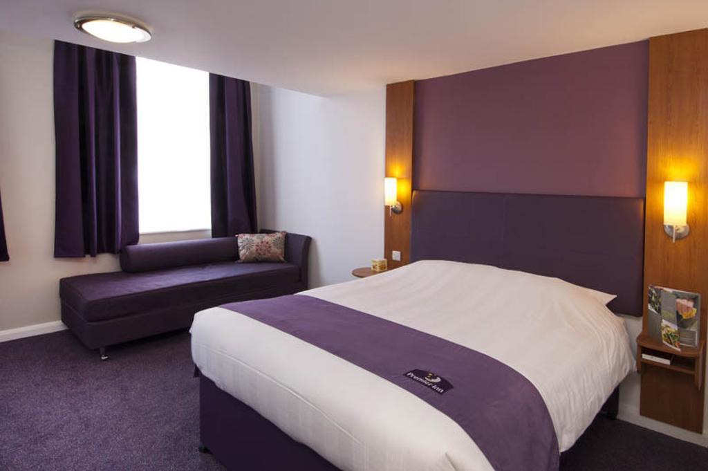 Premier Inn Epsom Central Zimmer foto