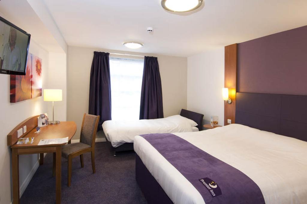 Premier Inn Epsom Central Zimmer foto