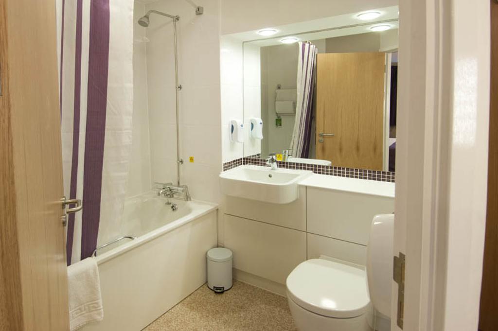 Premier Inn Epsom Central Zimmer foto