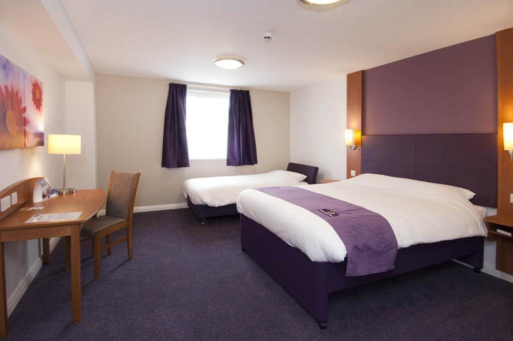 Premier Inn Epsom Central Zimmer foto